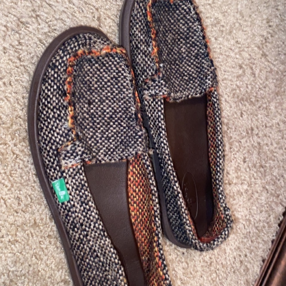 Woman’s Sunuk shoes